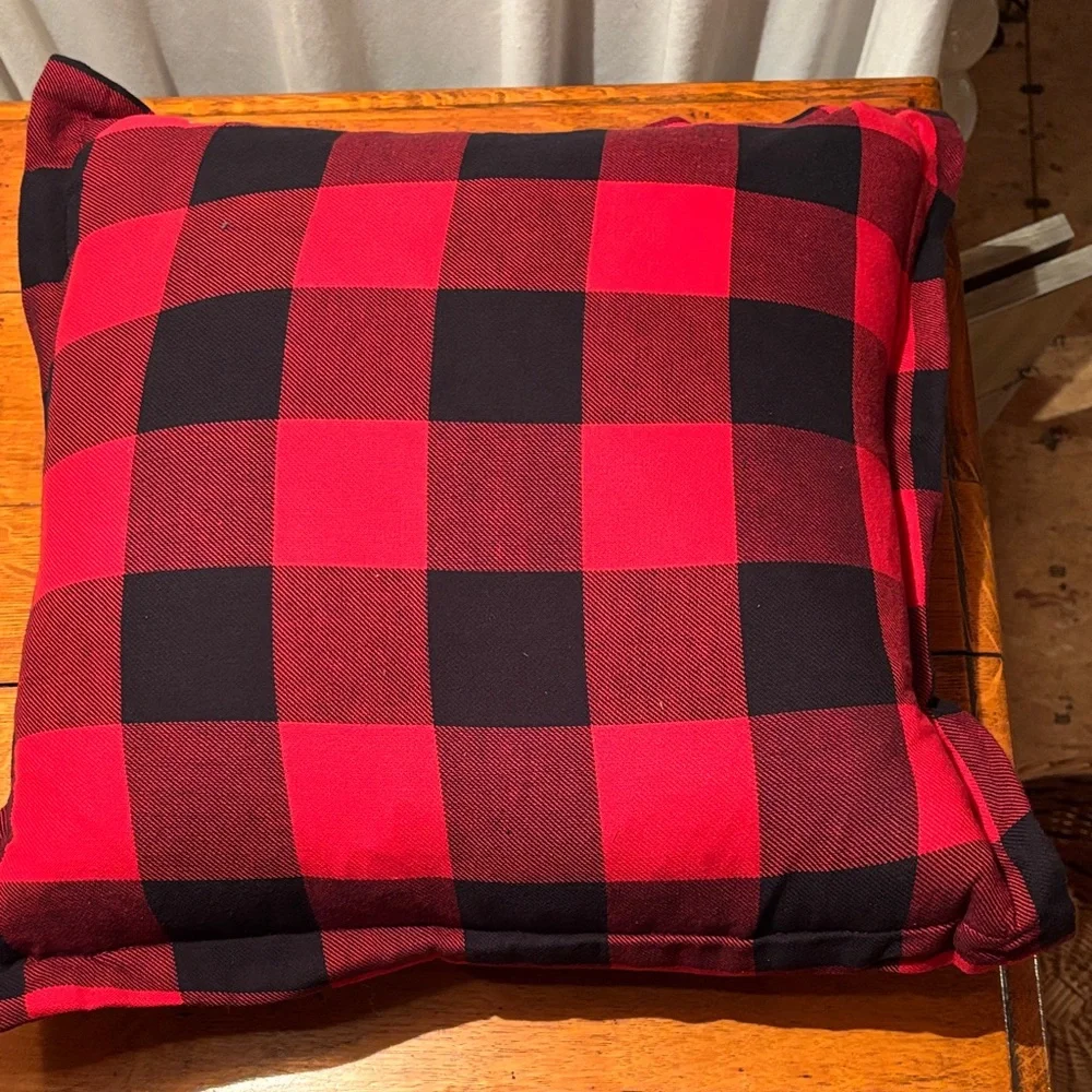 BUFFALO PLAID nwot pillow 16”x16”